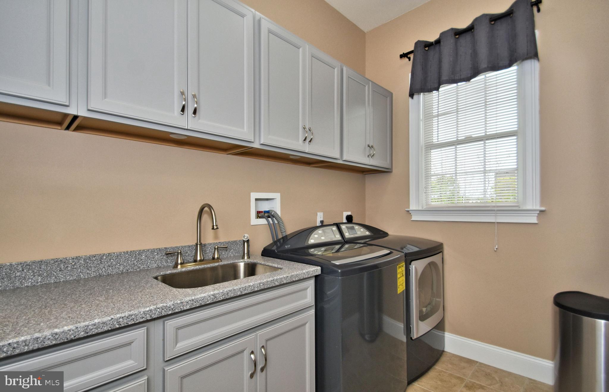 DUTCHESS FARM ESTS - Residential