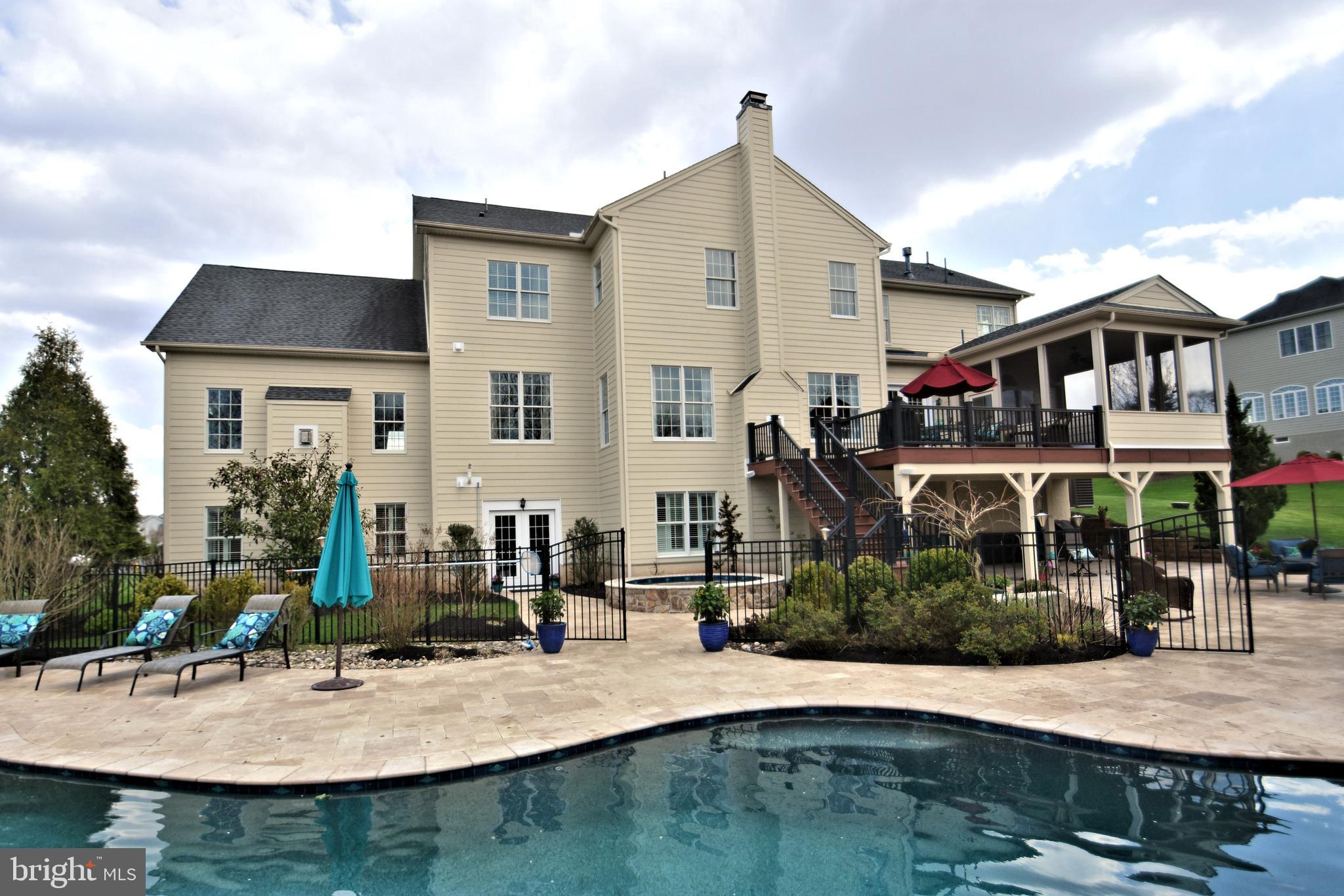 DUTCHESS FARM ESTS - Residential