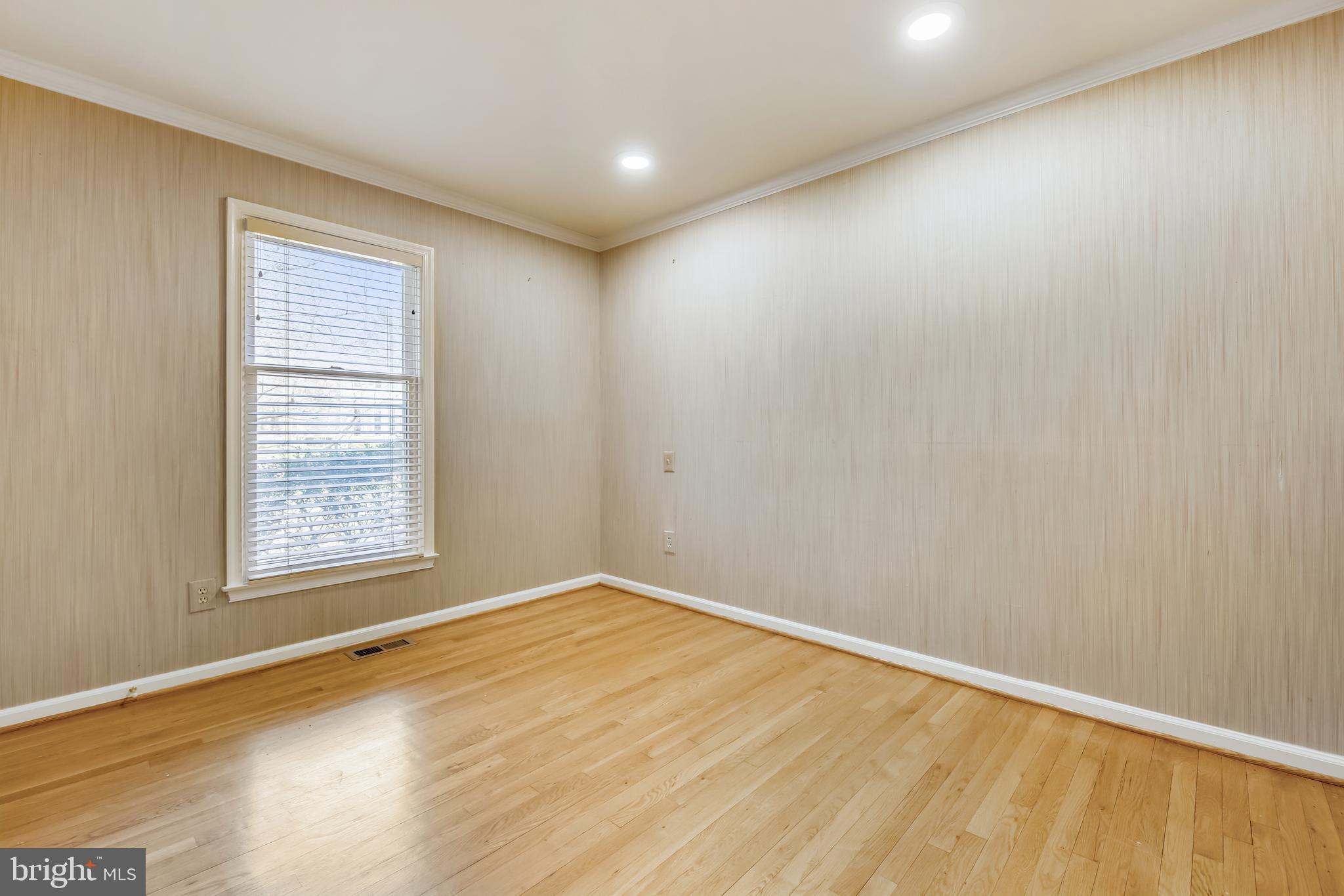 FALLSREACH - Residential Lease