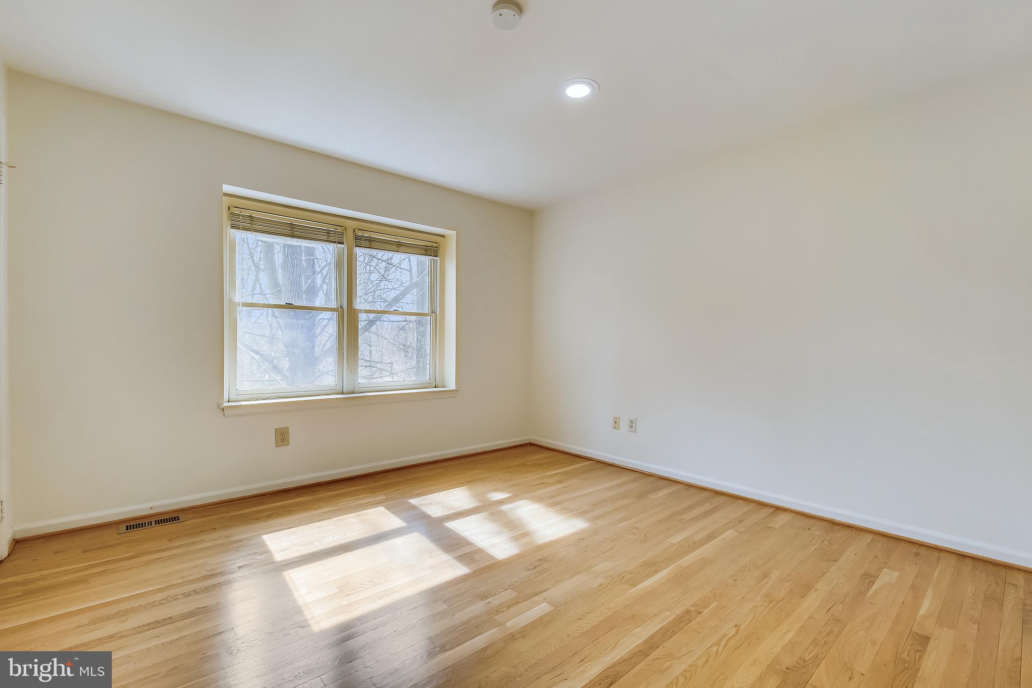 FALLSREACH - Residential Lease