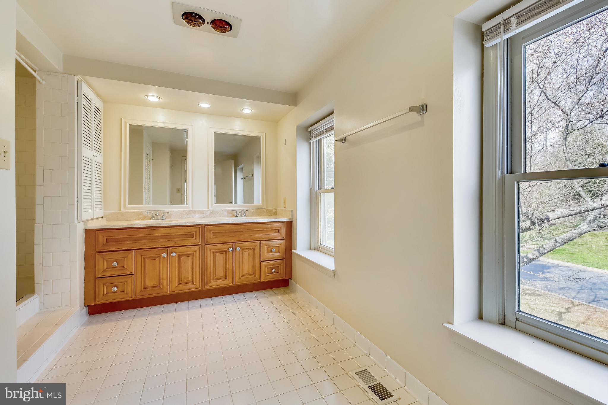 FALLSREACH - Residential Lease