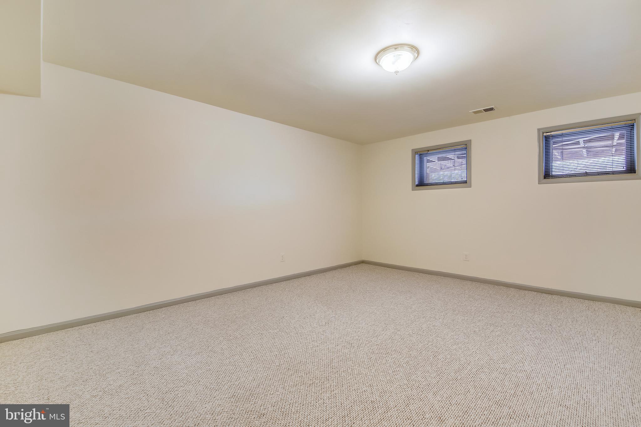 FALLSREACH - Residential Lease