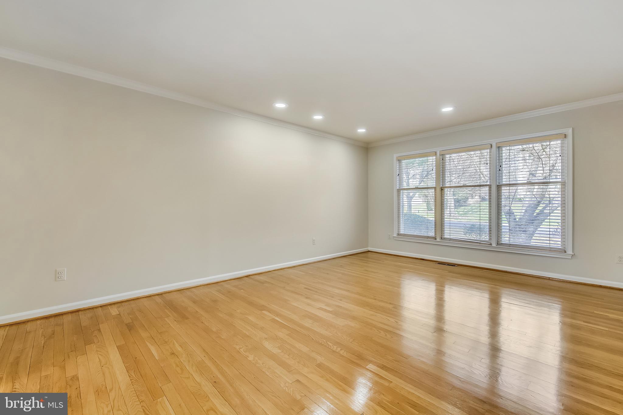 FALLSREACH - Residential Lease