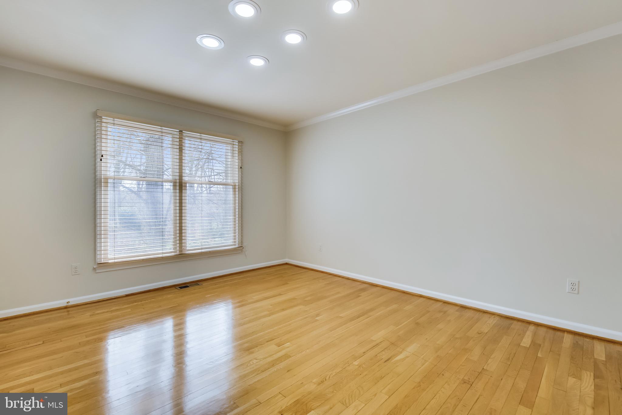 FALLSREACH - Residential Lease