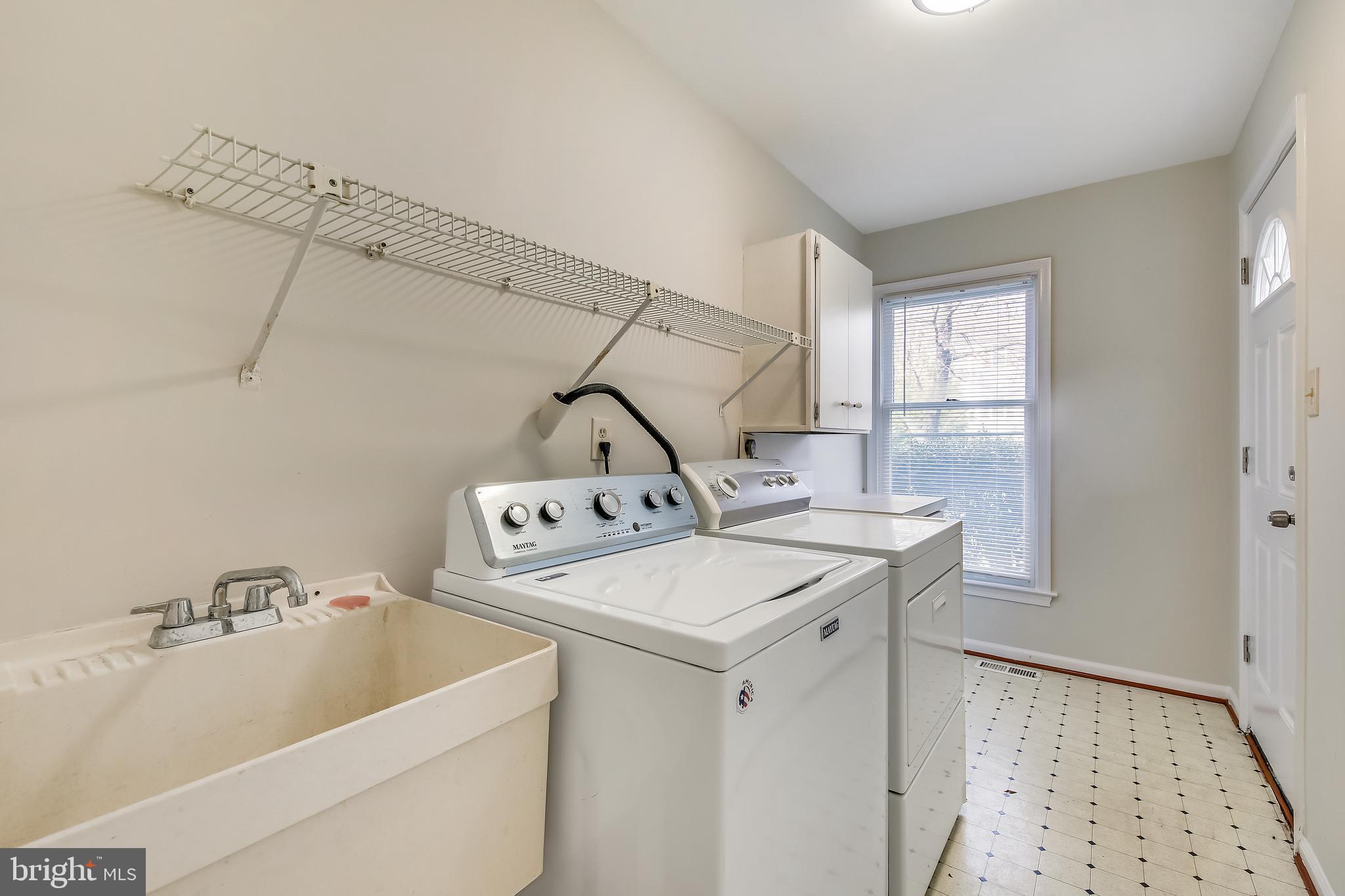 FALLSREACH - Residential Lease