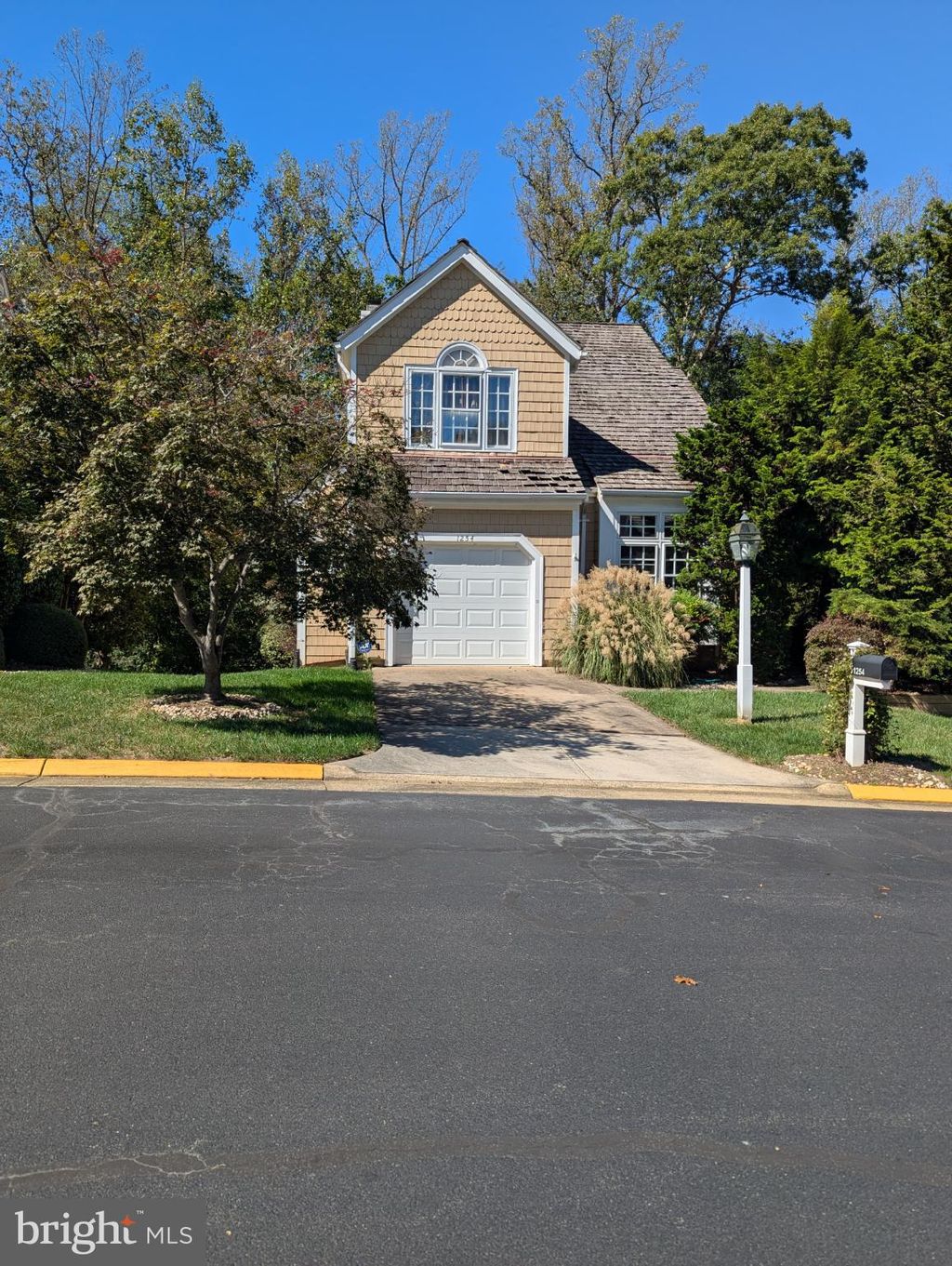 Photo of 1254 Lamplighter Way, RESTON, VA 20194 (MLS # VAFX2273776)