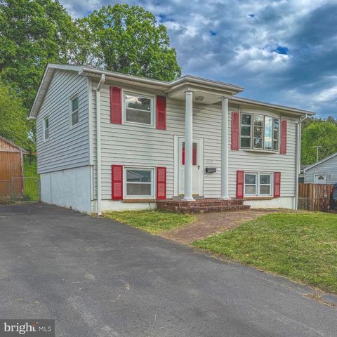 Photo of 4413 Kenwood Drive, WOODBRIDGE, VA 22193 (MLS # VAPW2118570)