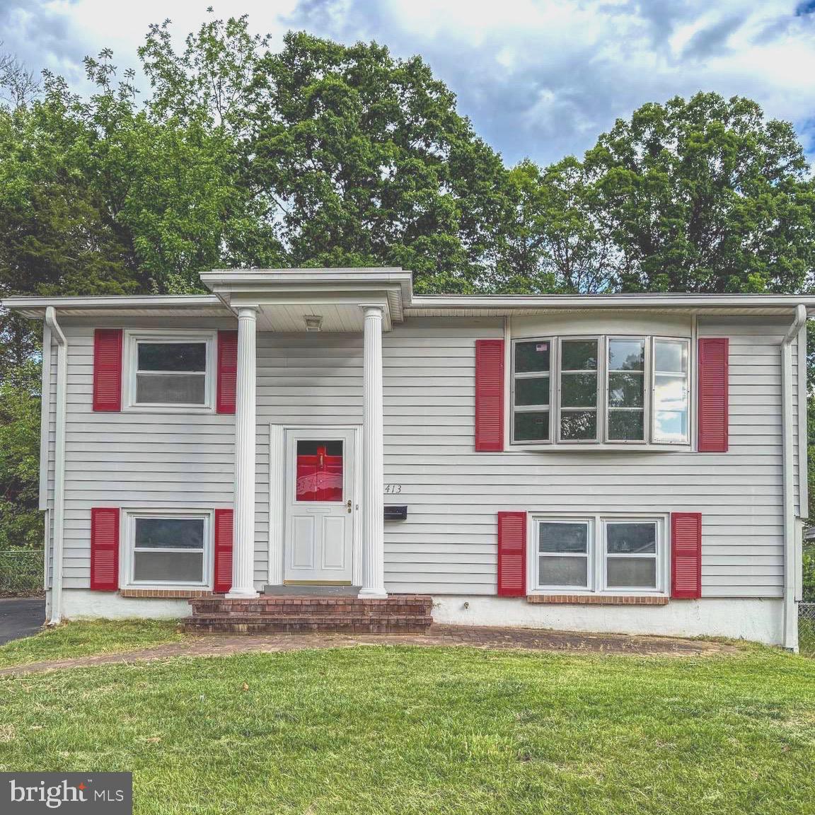 4413 KENWOOD DRIVE