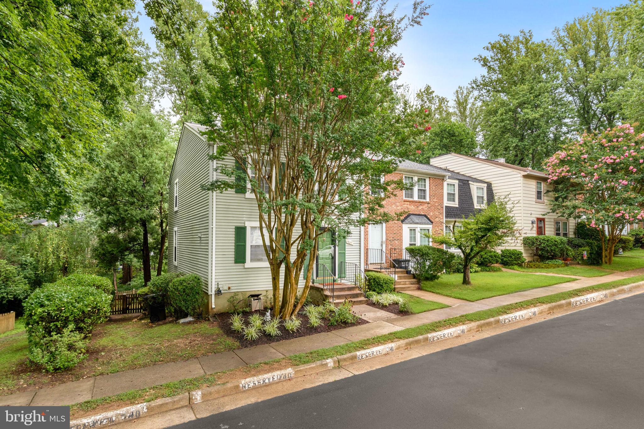 10131 WALNUT WOOD COURT