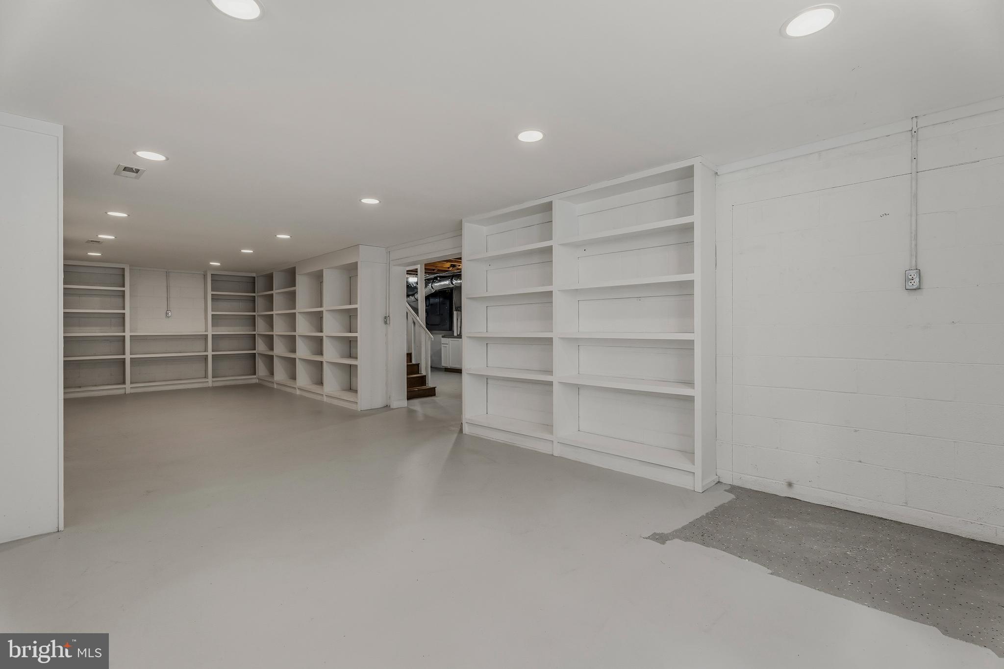 HAMPSTEAD - Residential
