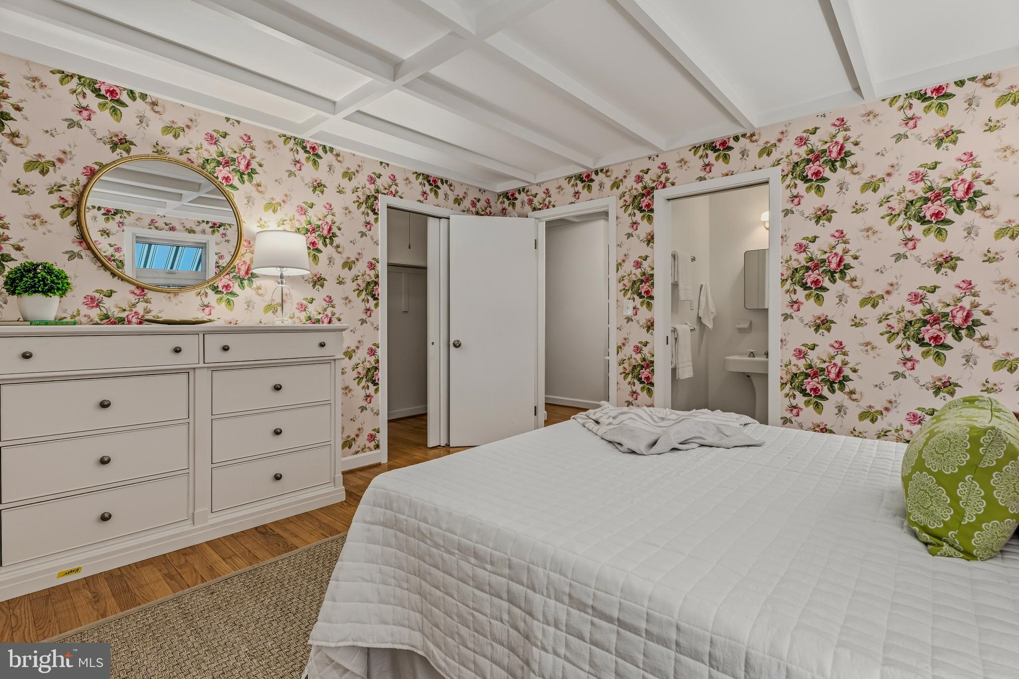 HAMPSTEAD - Residential