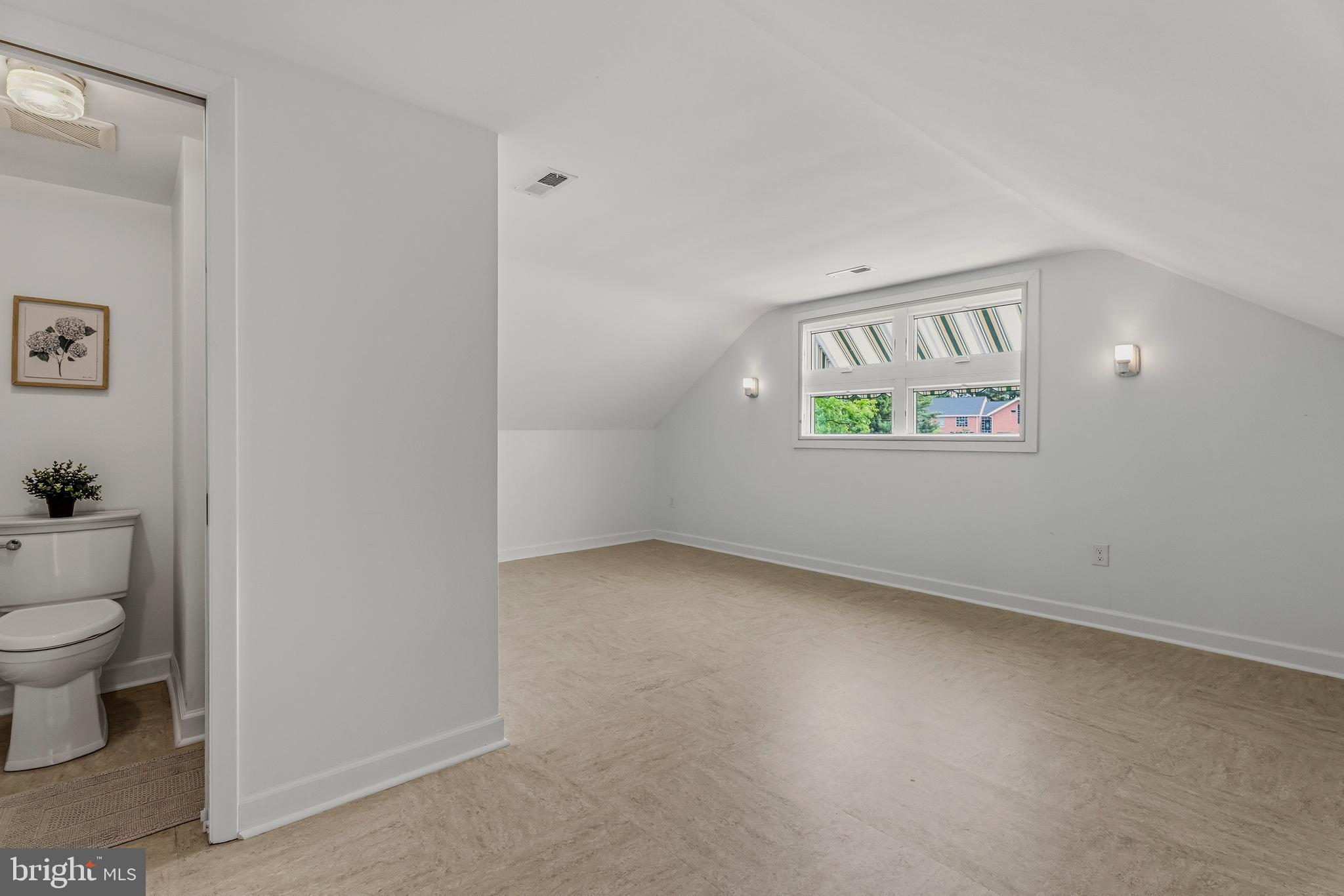 HAMPSTEAD - Residential