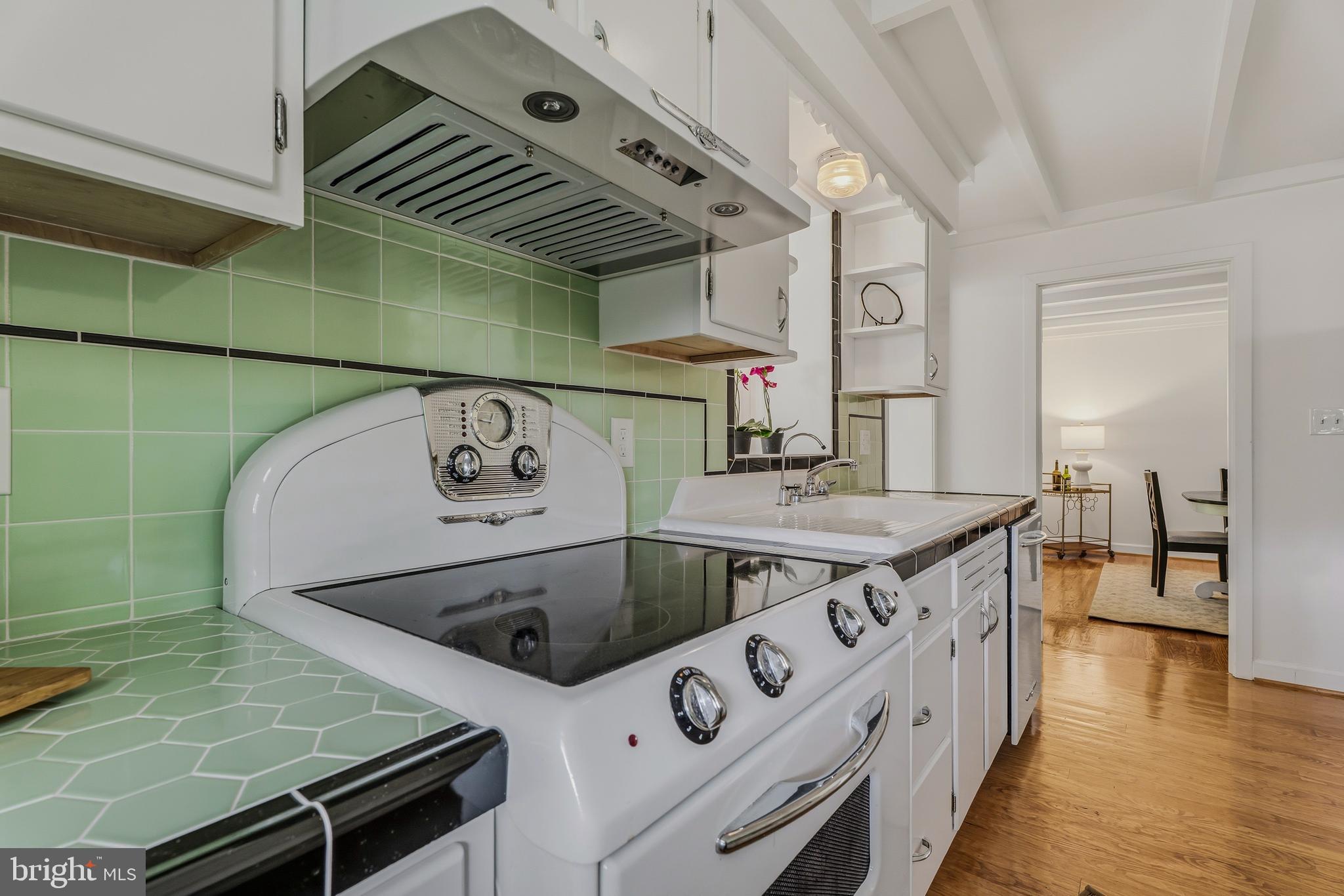 HAMPSTEAD - Residential