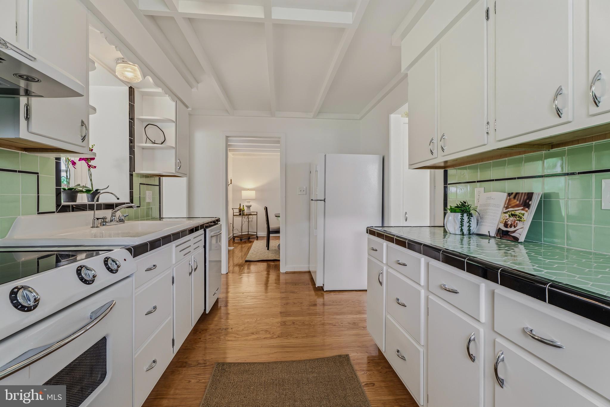 HAMPSTEAD - Residential