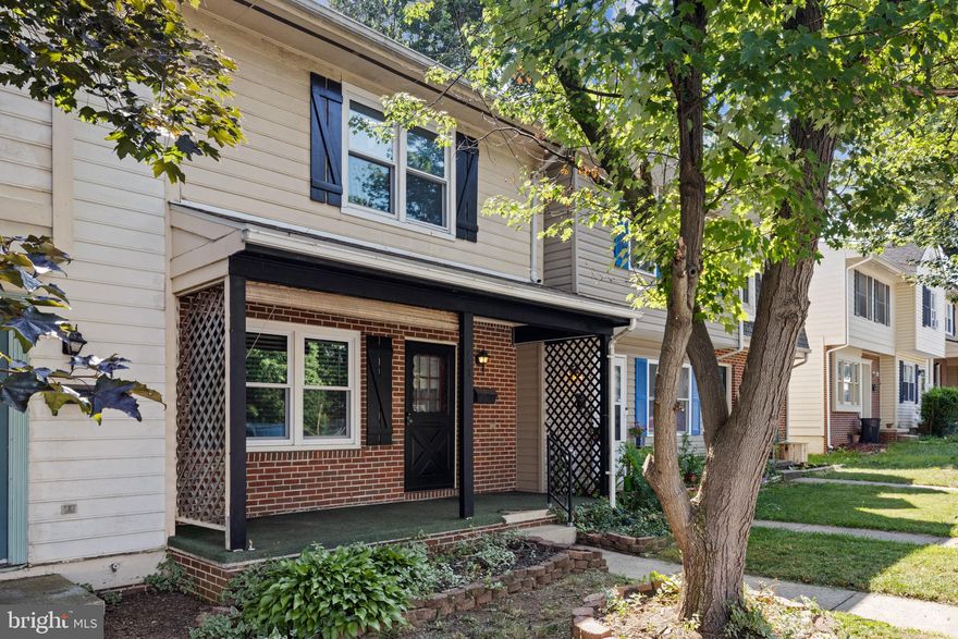 Adorable town home within walking distance to downtown Charles Town and Hollywood Casino.  In good living condition but in need of some updates and priced accordingly.  Covered front porch, covered back porch, storage area, appliances convey, quaint little private rear area space.