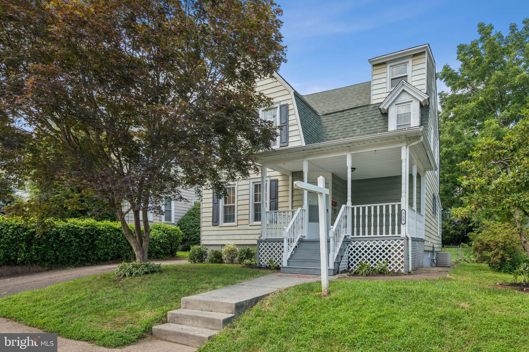 725 STOKES AVENUE