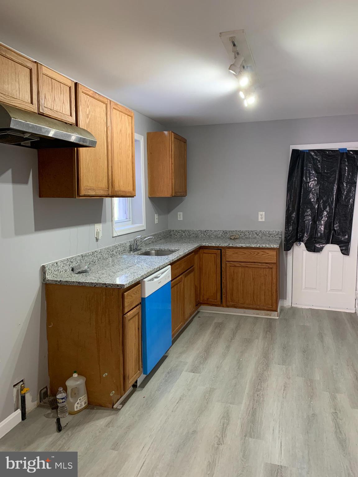 EVERGREEN LAWN - Residential