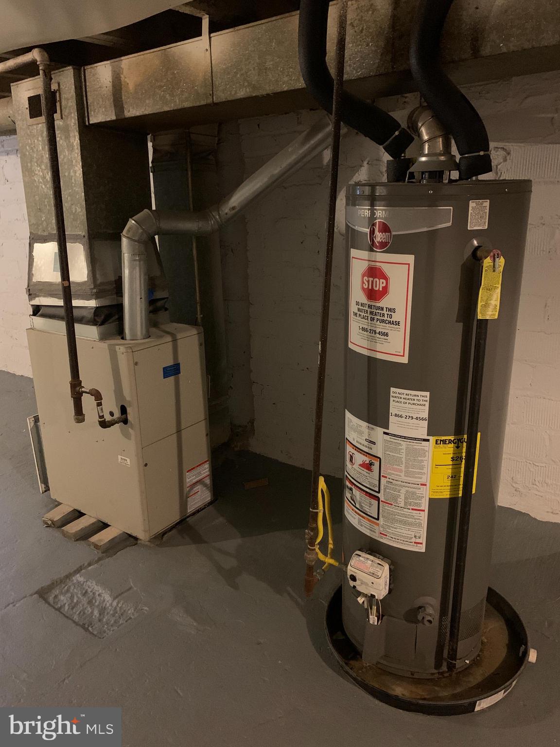 EVERGREEN LAWN - Residential