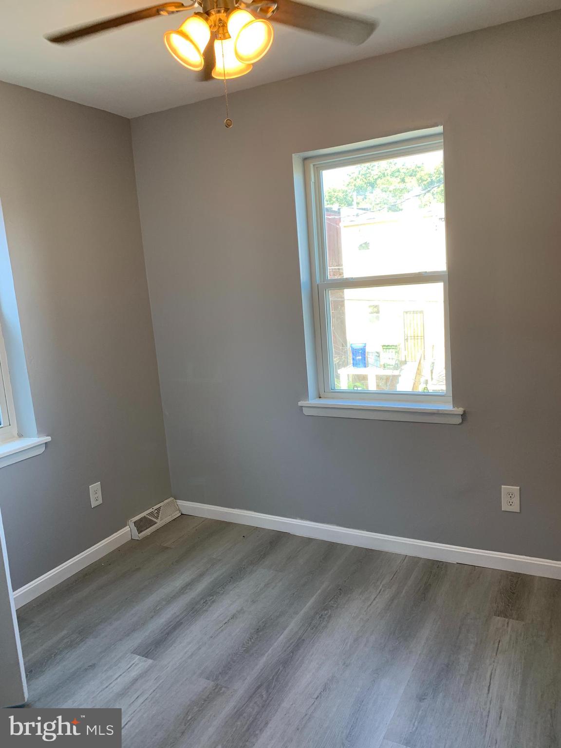 EVERGREEN LAWN - Residential