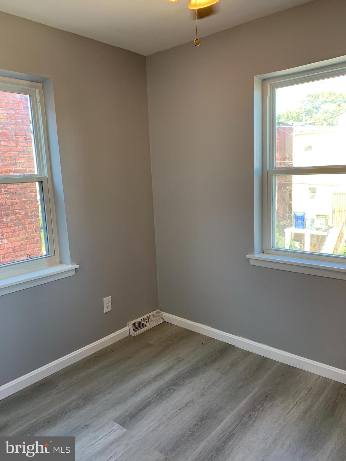 EVERGREEN LAWN - Residential