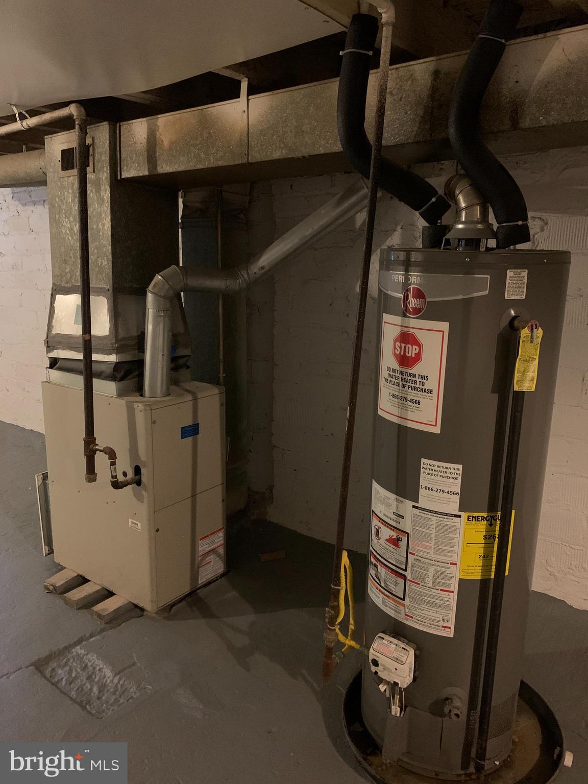 EVERGREEN LAWN - Residential