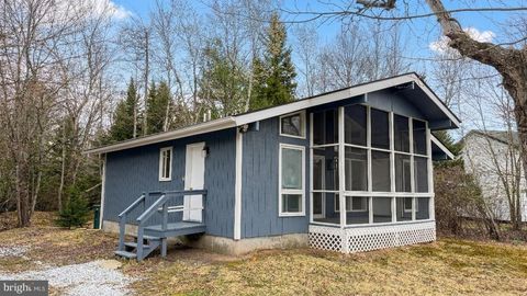 Homes For Sale - 6522 Runnymead Lane<br/> TOBYHANNA, PA 18466