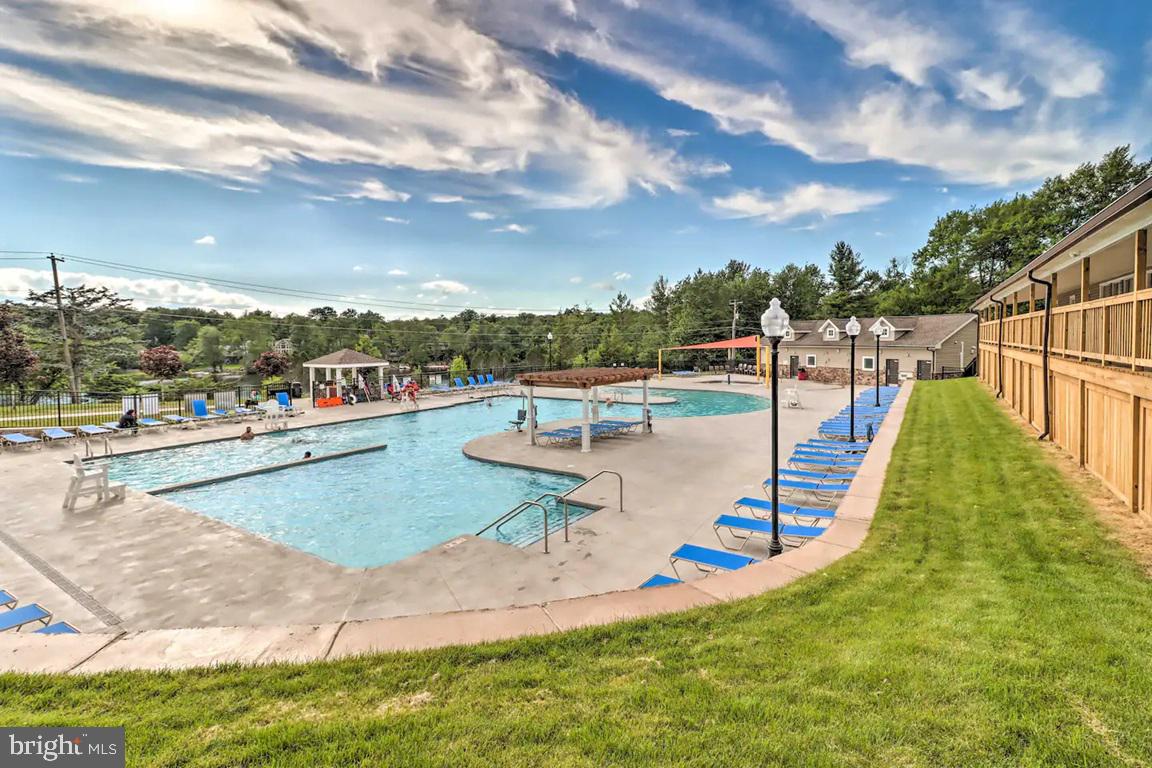 POCONO COUNTRY PLACE - Residential