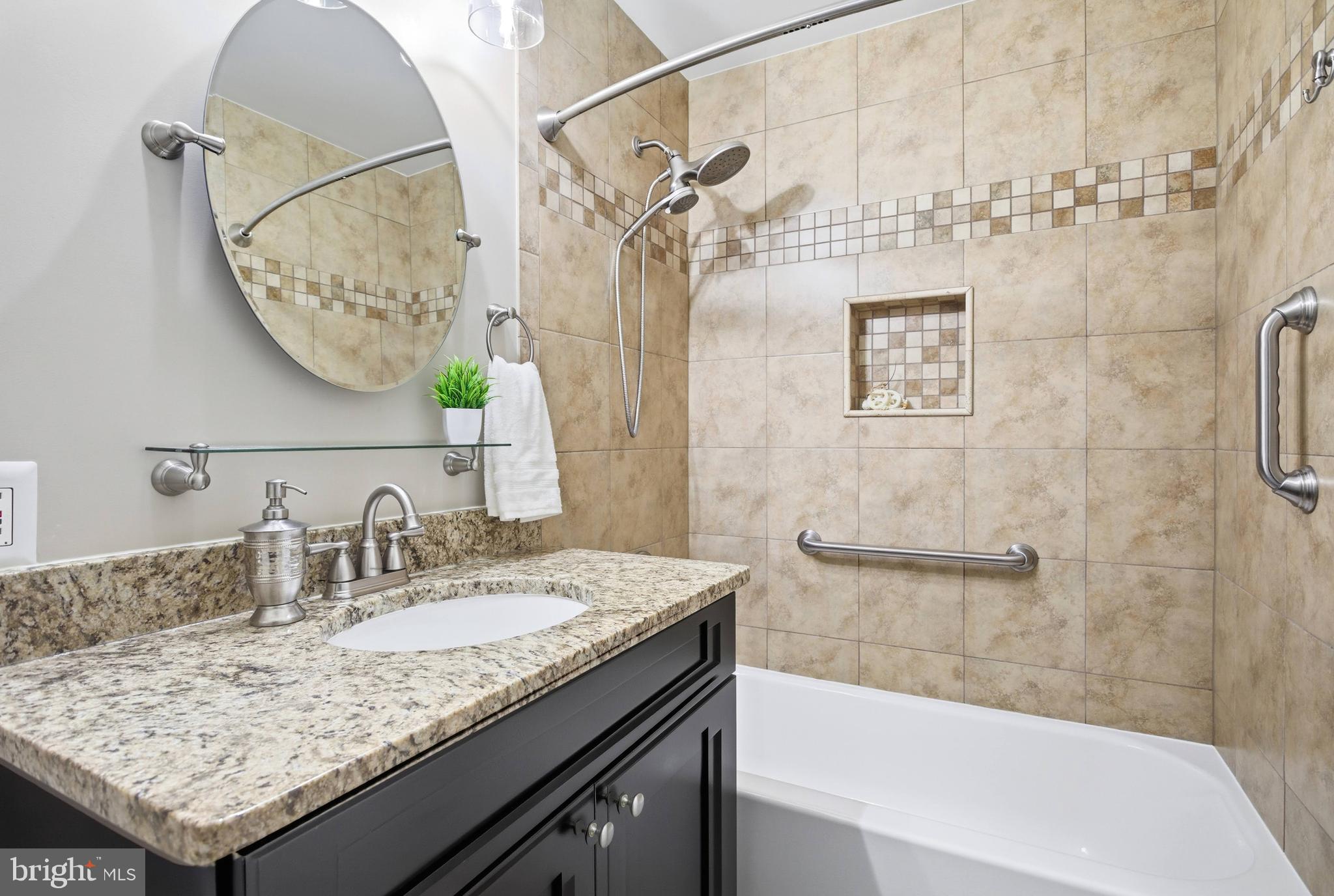 WESTWOOD MANOR COURTS - Residential