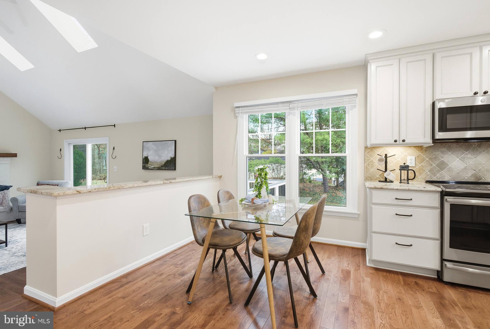 WESTWOOD MANOR COURTS - Residential