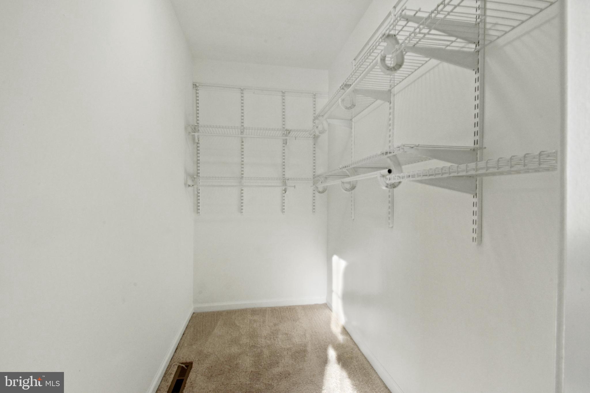 LAKE LAND OR - Residential