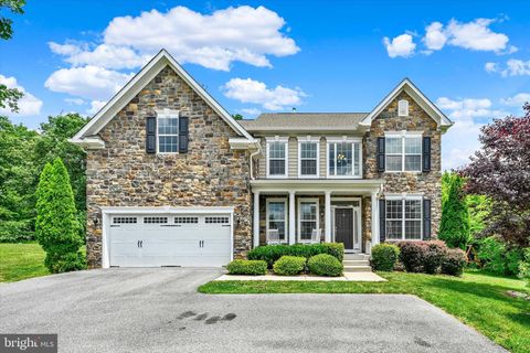 Homes For Sale - 7510 Leafy Tree Lane<br/> ELLICOTT CITY, MD 21043