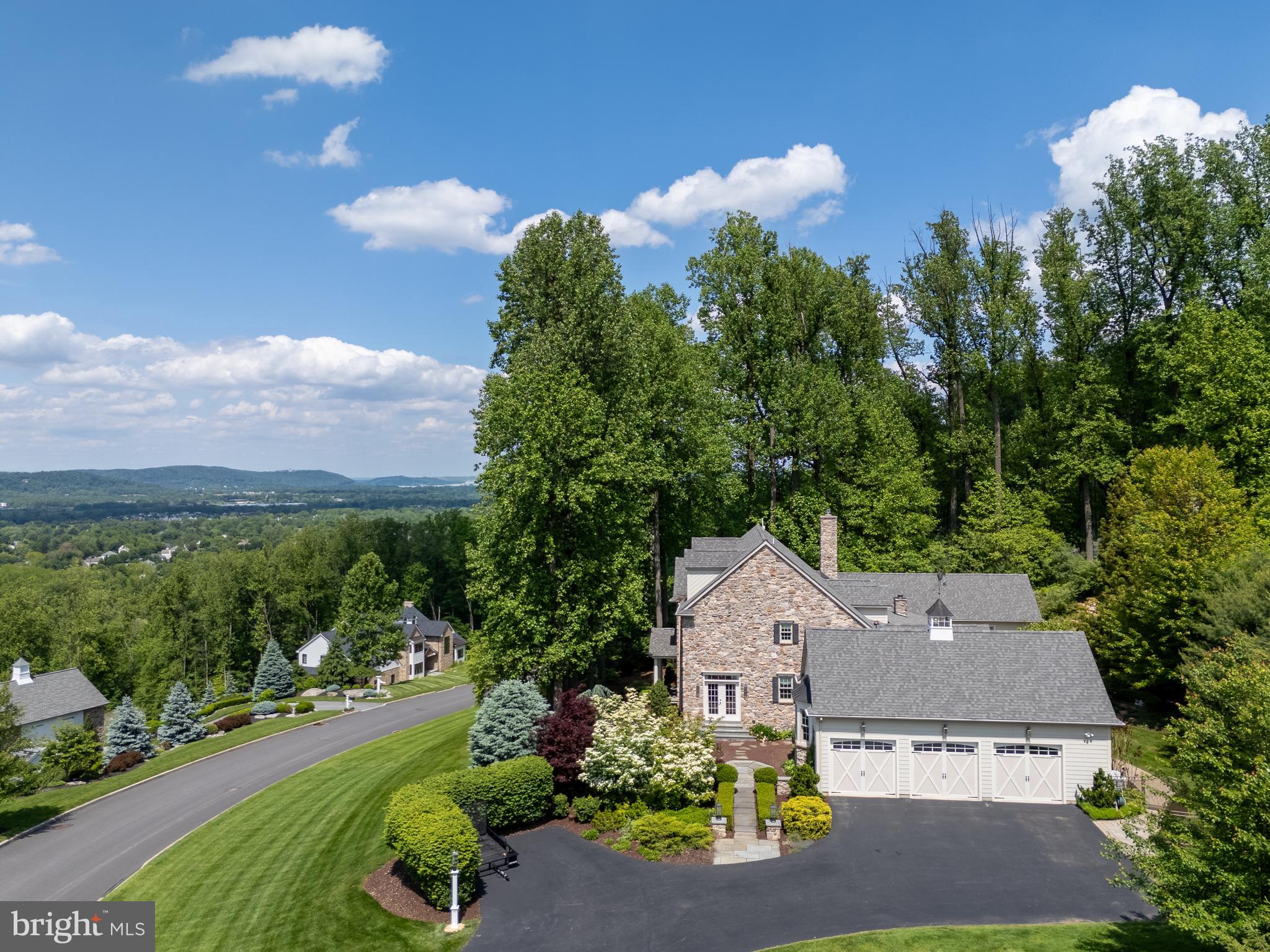 5355 SAUCON RIDGE ROAD