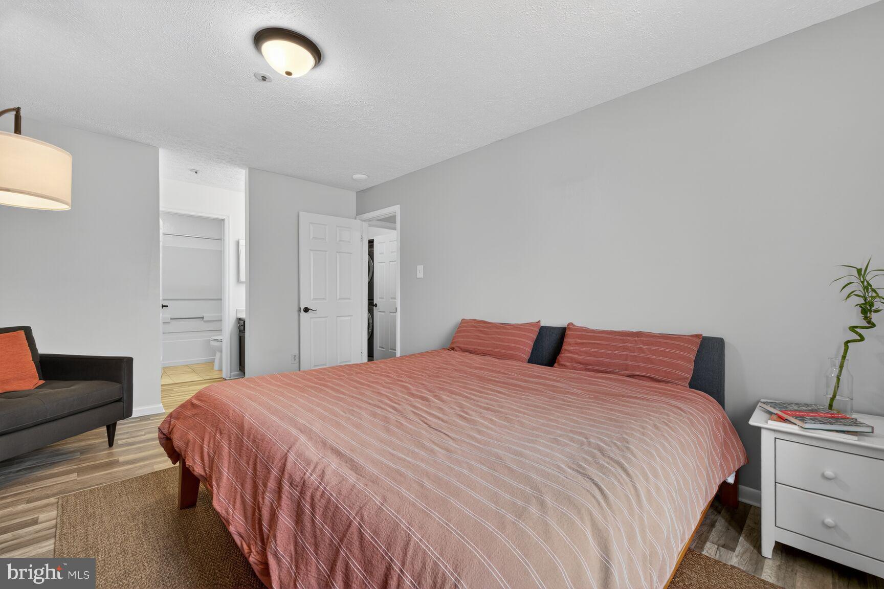 GAITHERSBURG - Residential