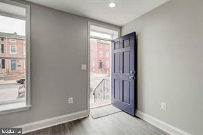 HOLLINS MARKET - Residential