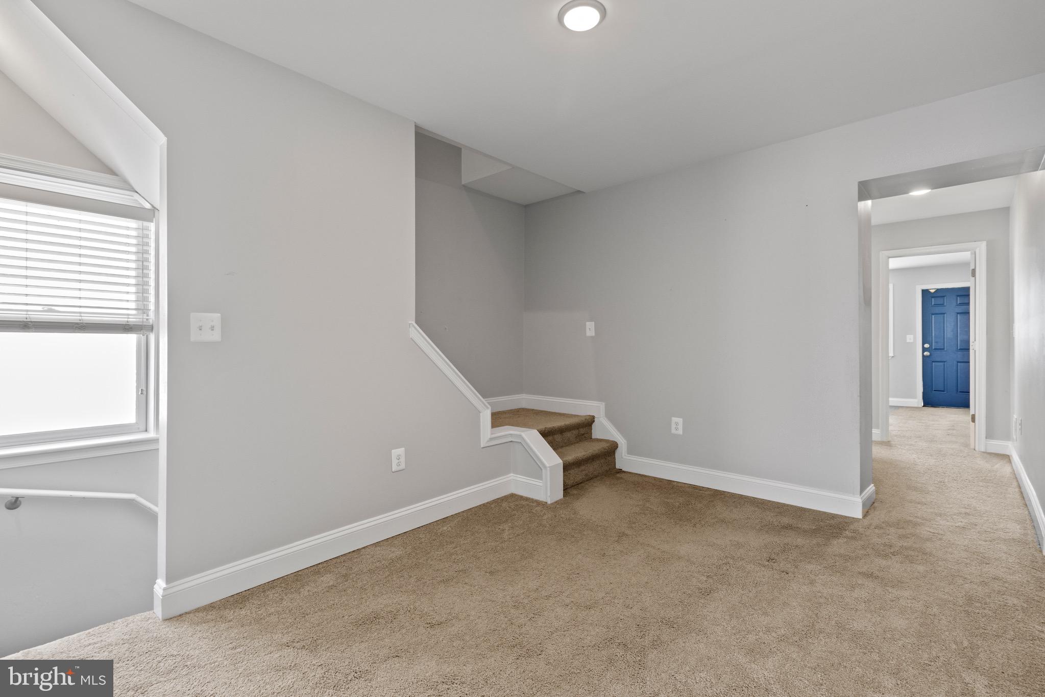 HOLLINS MARKET - Residential