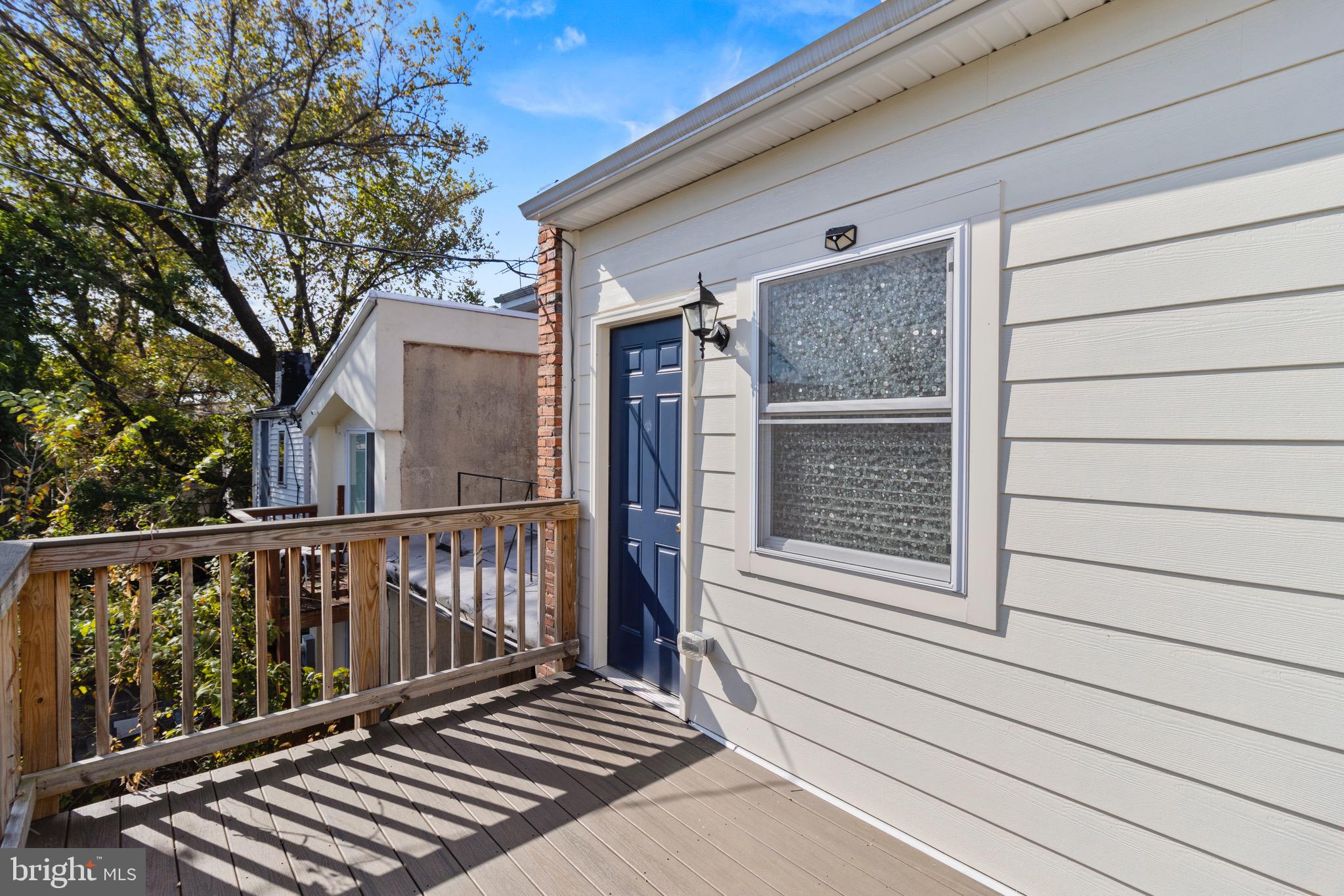 HOLLINS MARKET - Residential