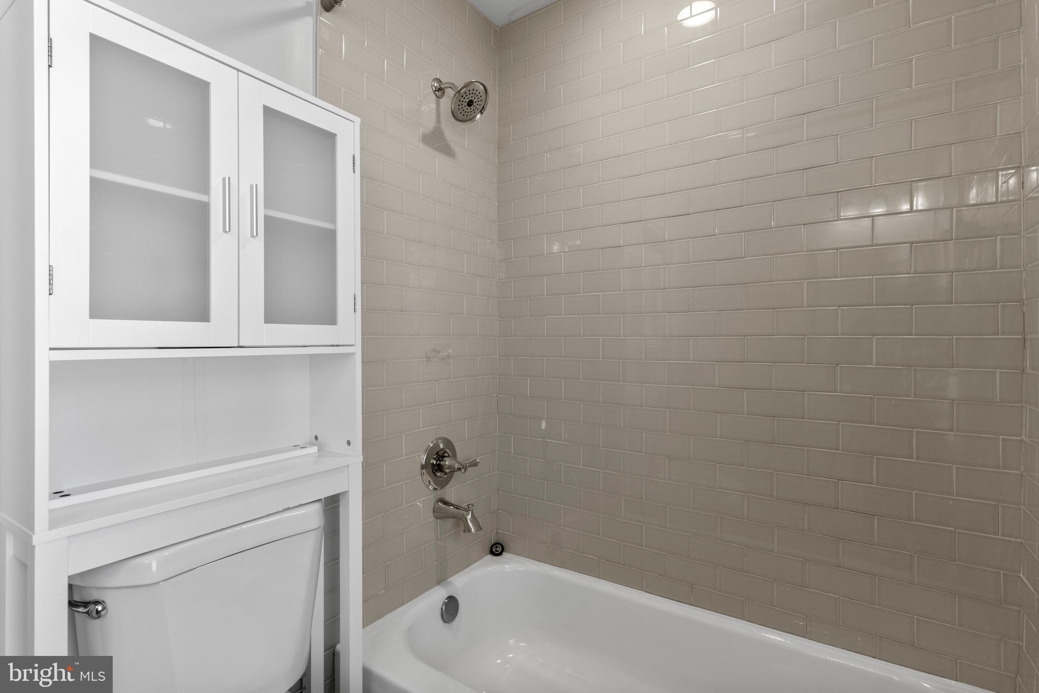 HOLLINS MARKET - Residential