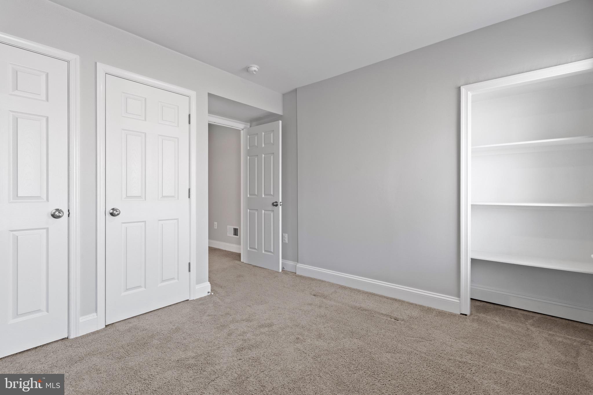 HOLLINS MARKET - Residential