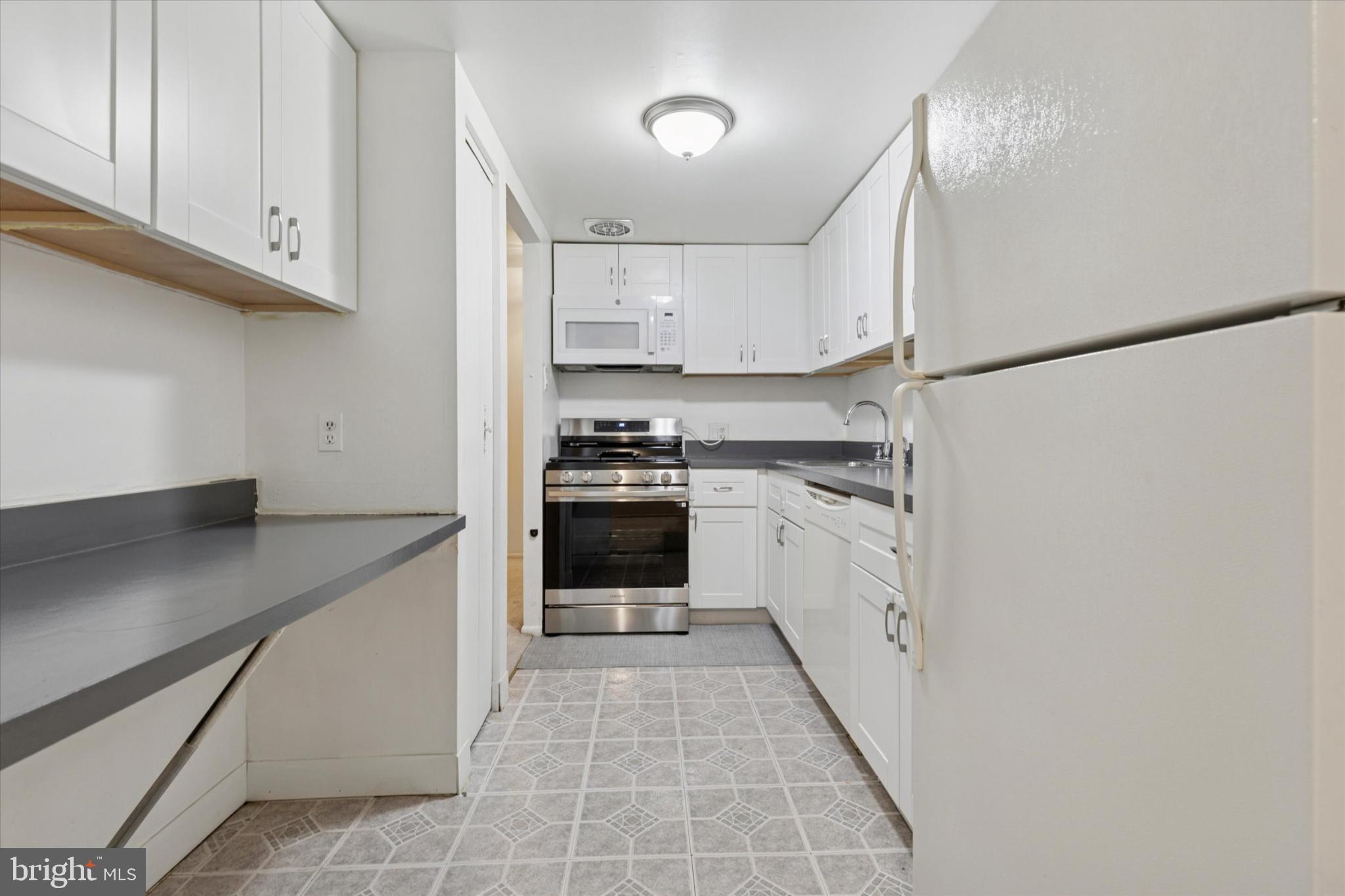 GLENHARDIE CONDOS - Residential Lease