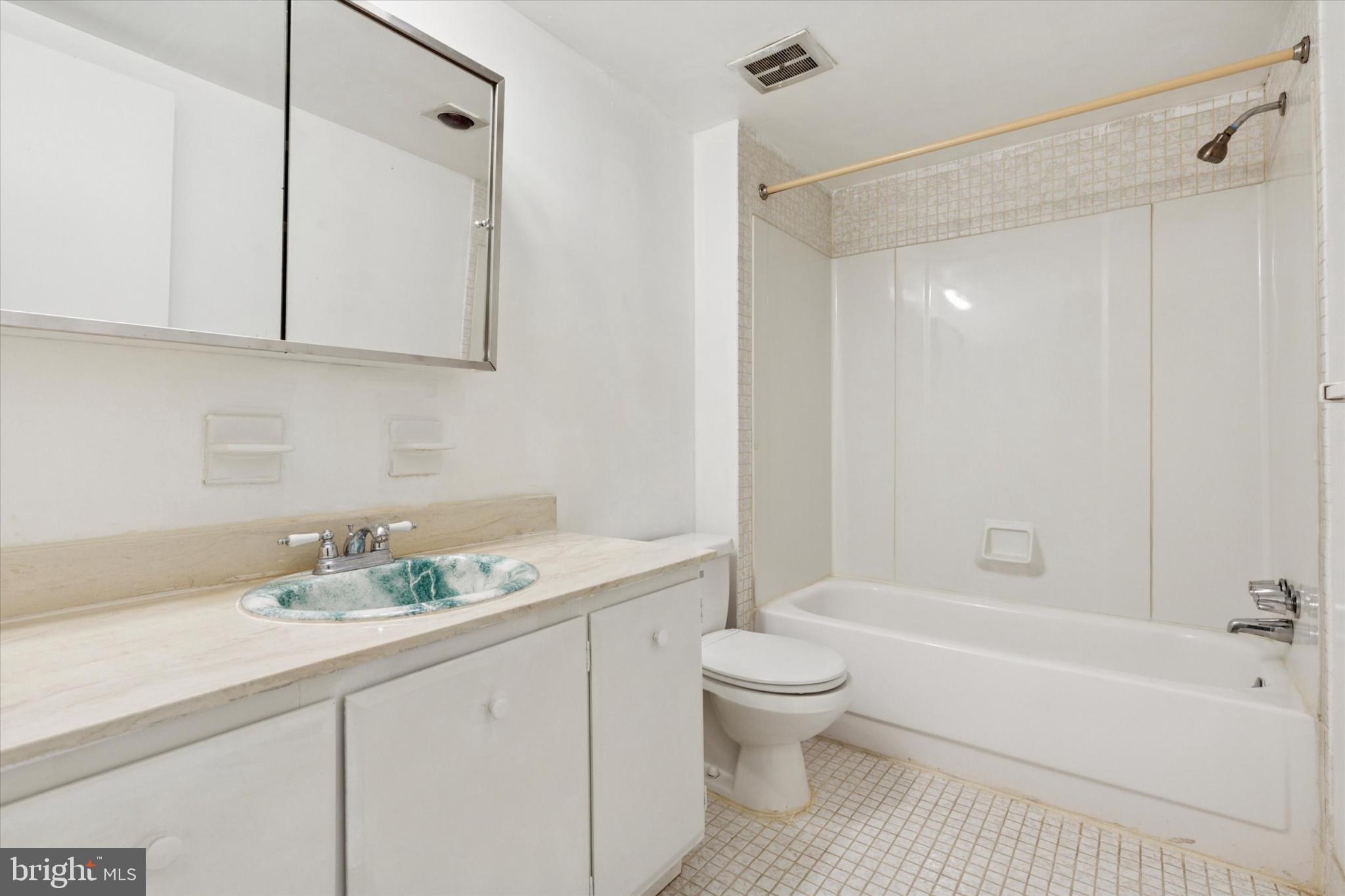 GLENHARDIE CONDOS - Residential Lease