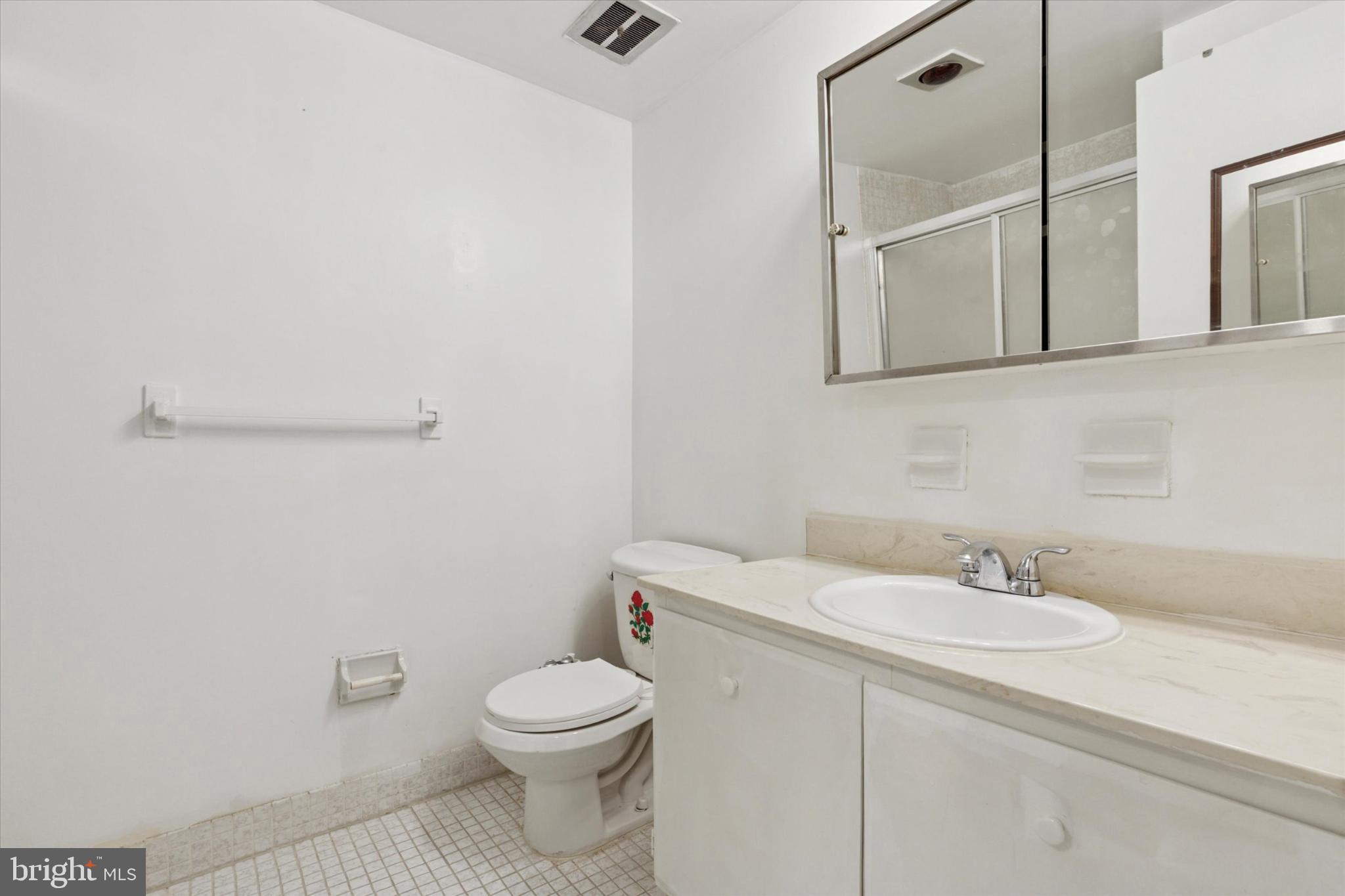 GLENHARDIE CONDOS - Residential Lease