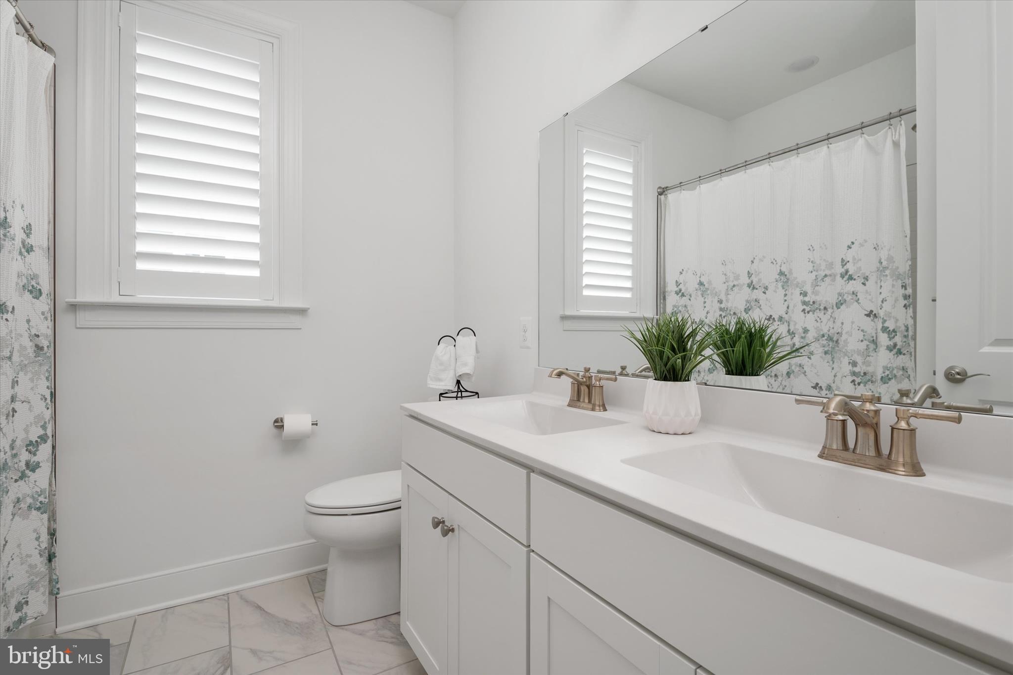 FOUR SEASONS AT KENT ISLAND - Residential