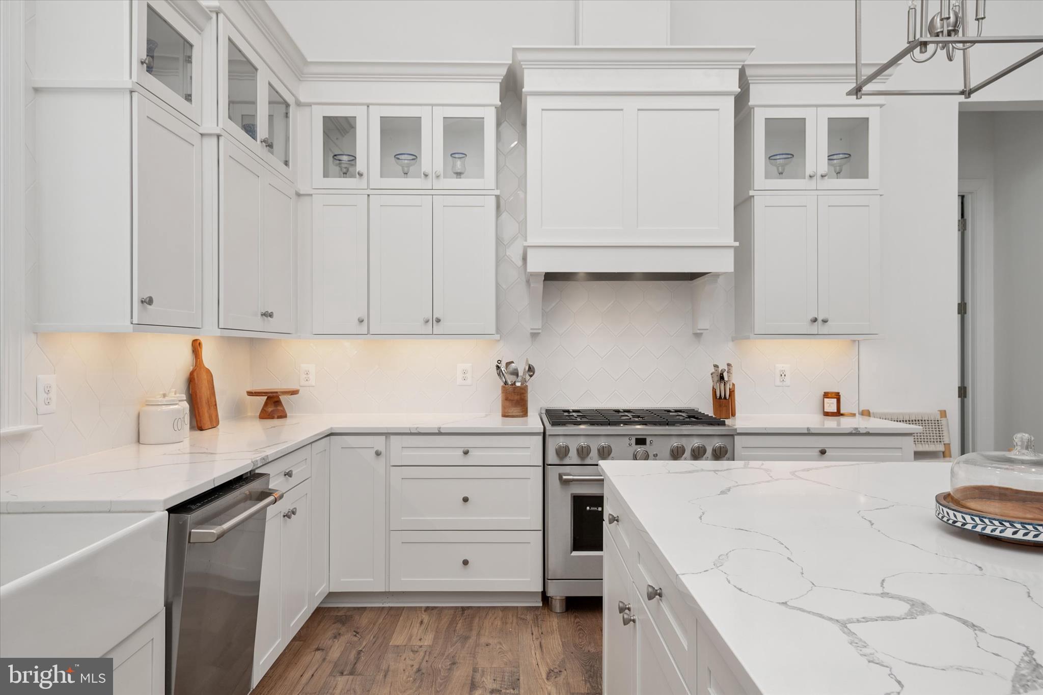 FOUR SEASONS AT KENT ISLAND - Residential