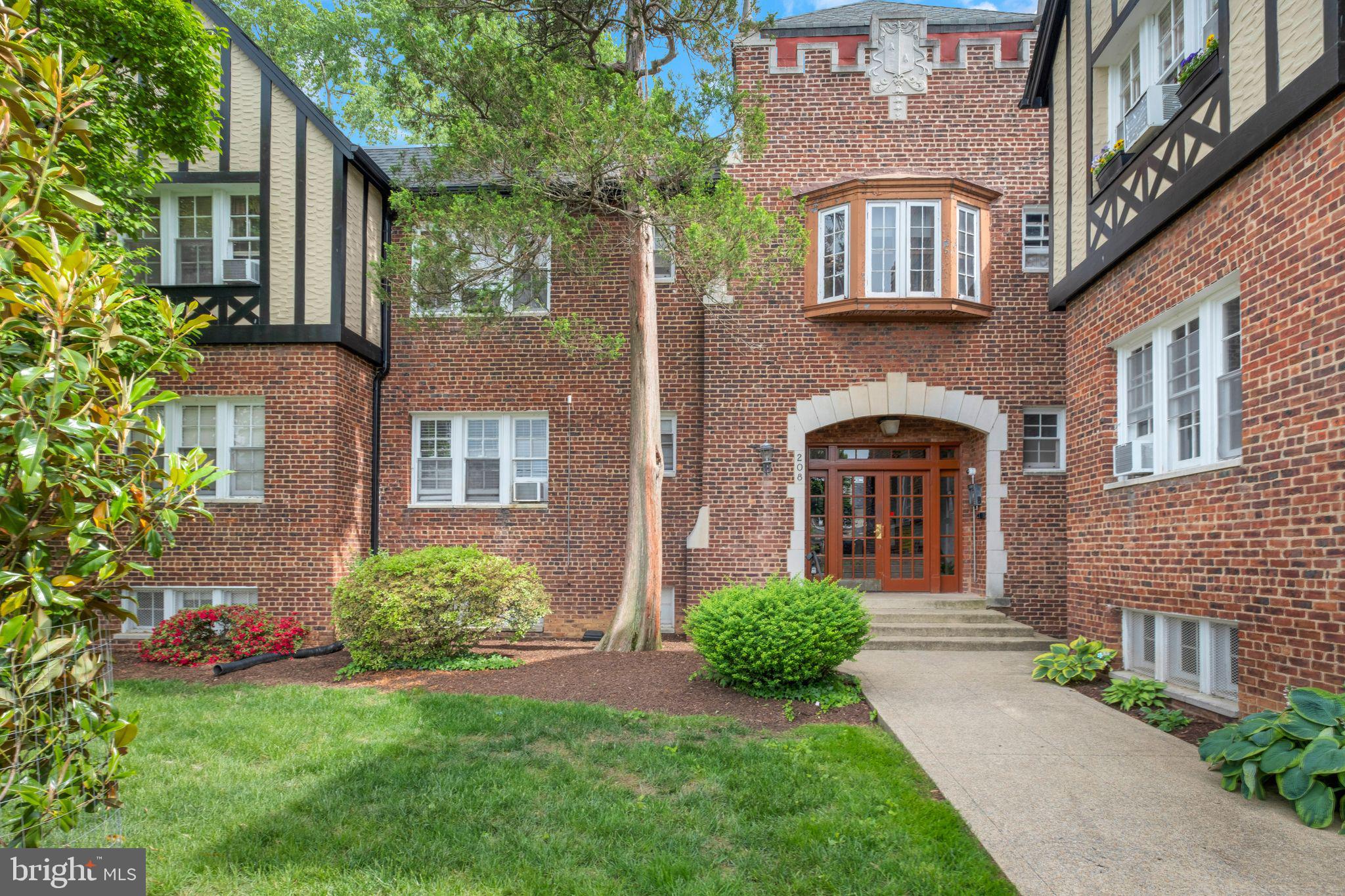 208 FARRAGUT STREET NW 104