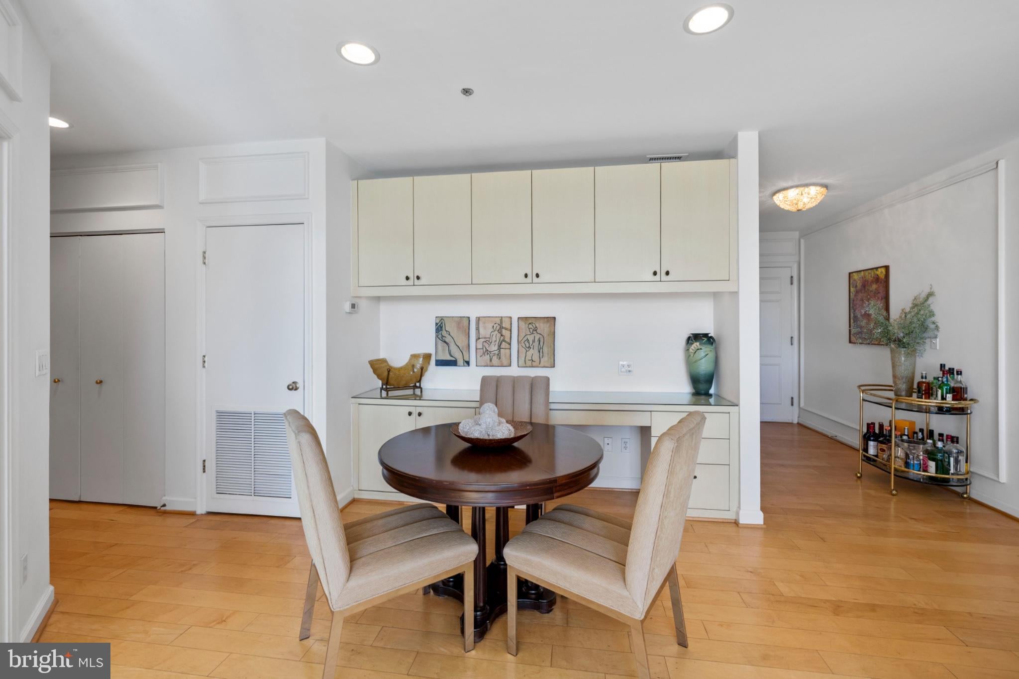 100 HARBORVIEW DRIVE 1708