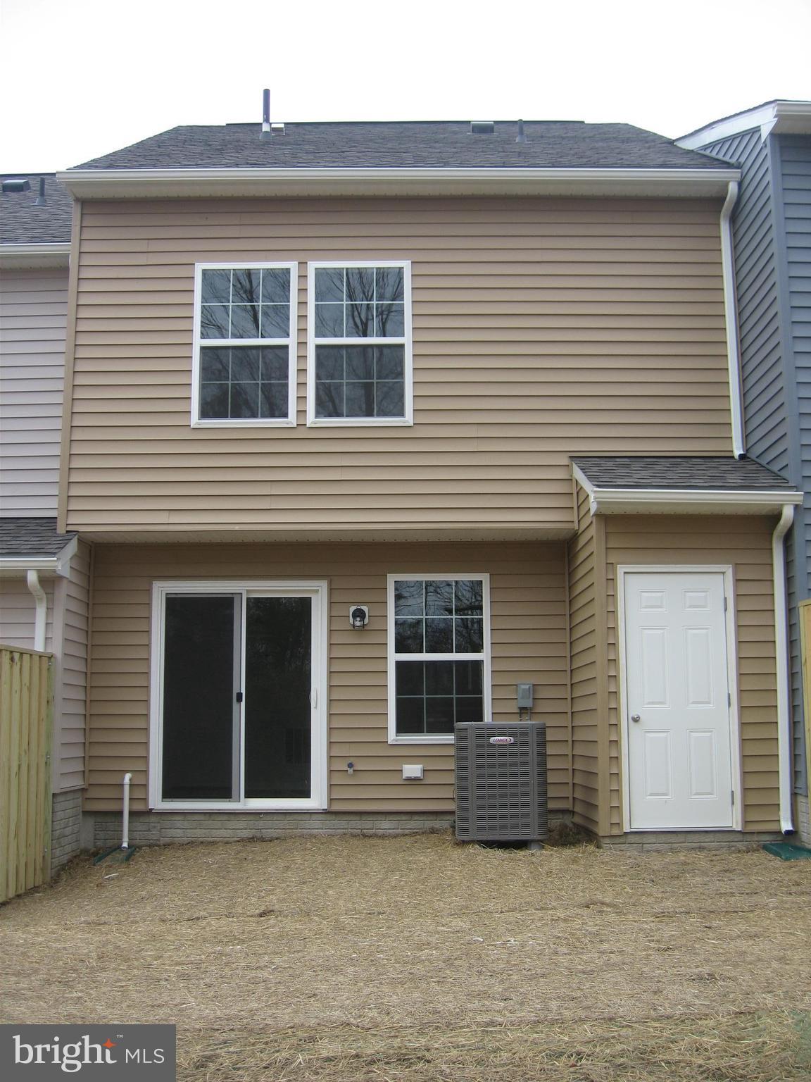 MCCAULEY CROSSING - Residential Lease