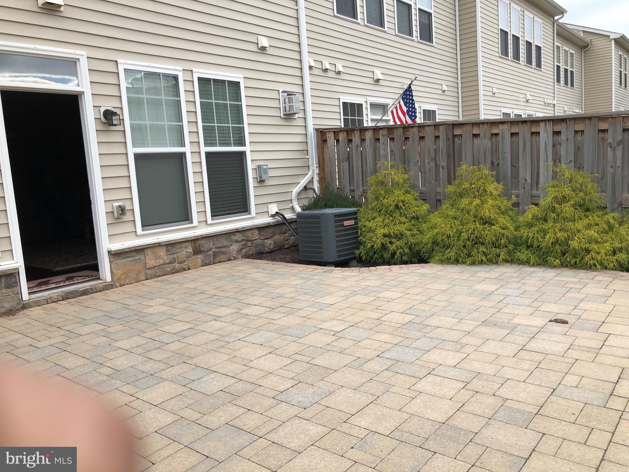 BRAMBLETON LANDBAY 3 - Residential Lease