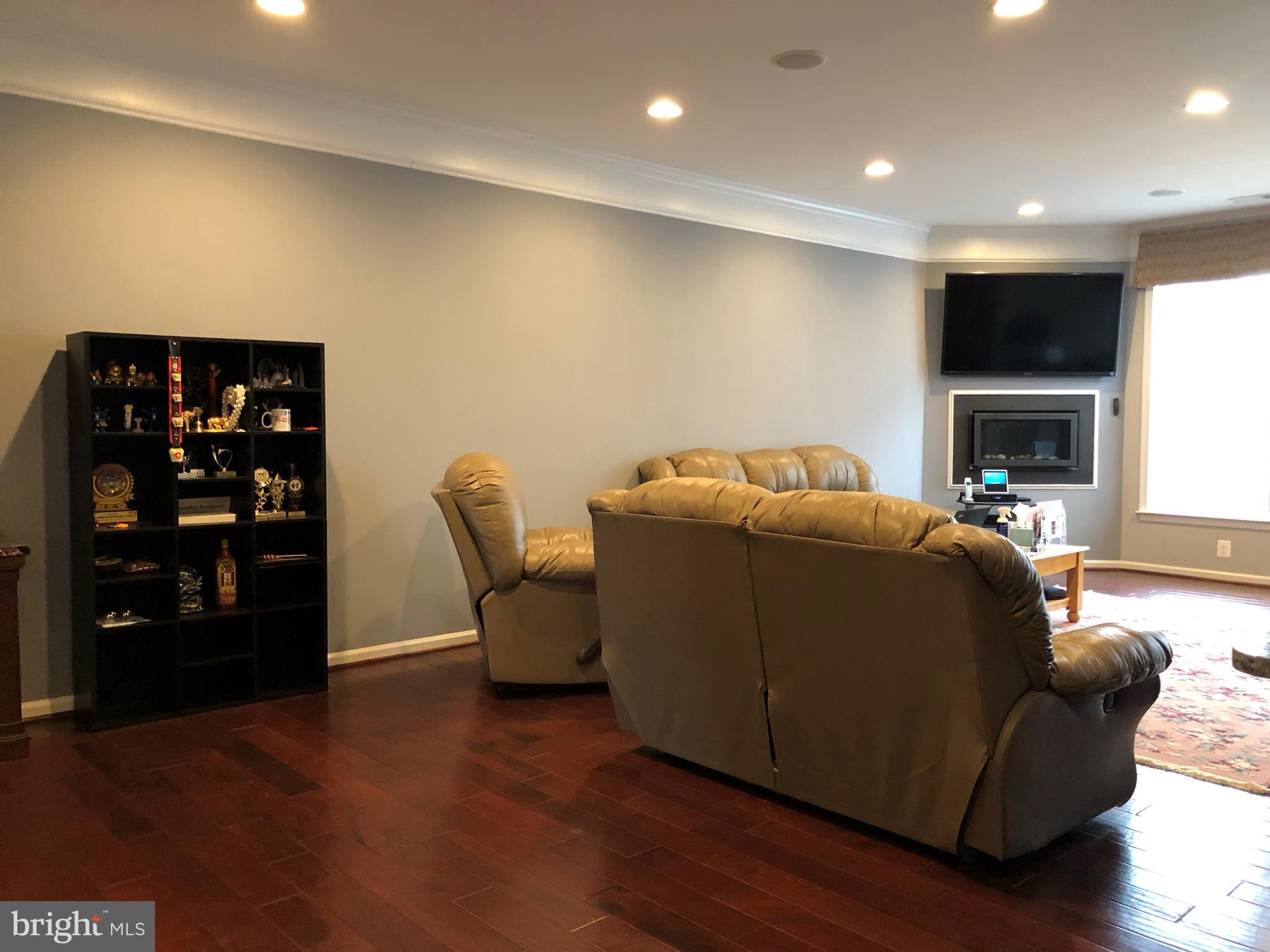 BRAMBLETON LANDBAY 3 - Residential Lease