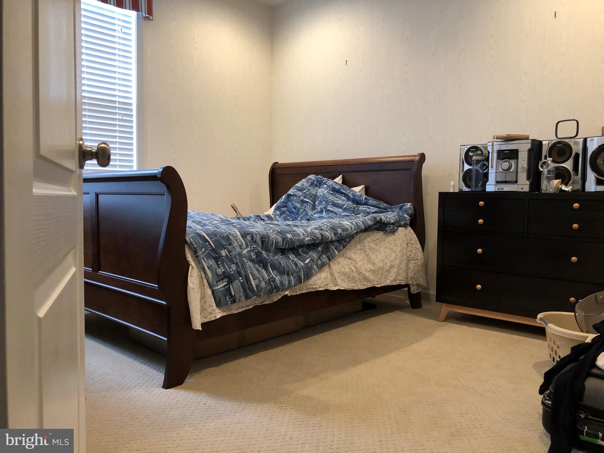 BRAMBLETON LANDBAY 3 - Residential Lease