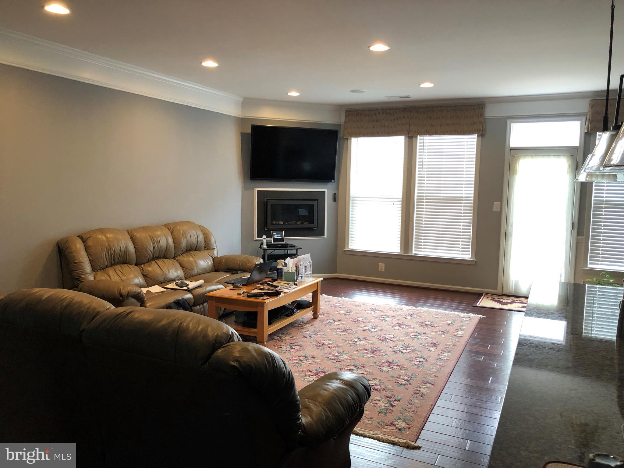 BRAMBLETON LANDBAY 3 - Residential Lease